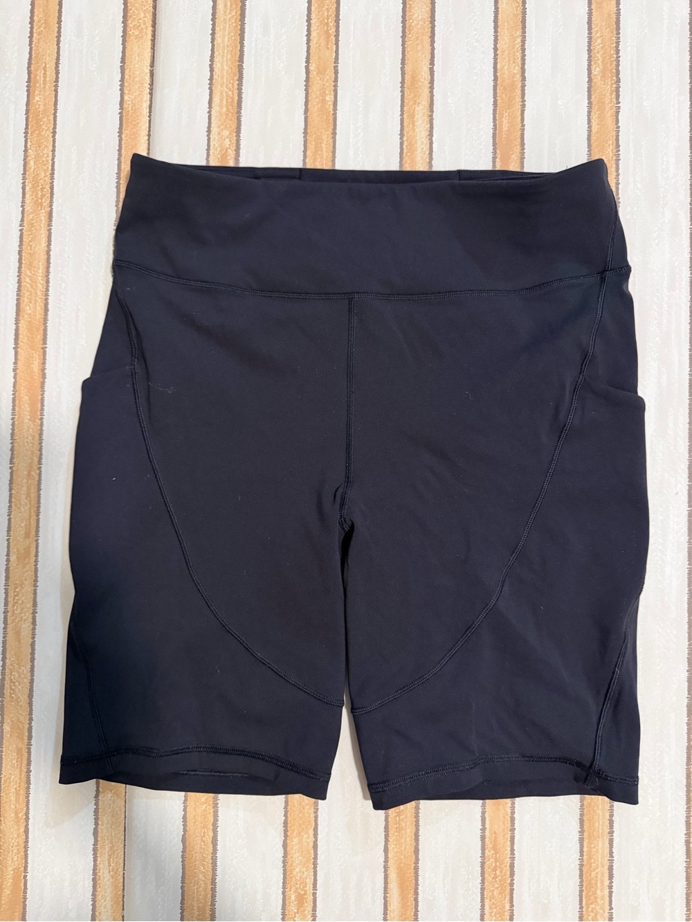 Lululemon Biker Shorts Pockets Size 8
